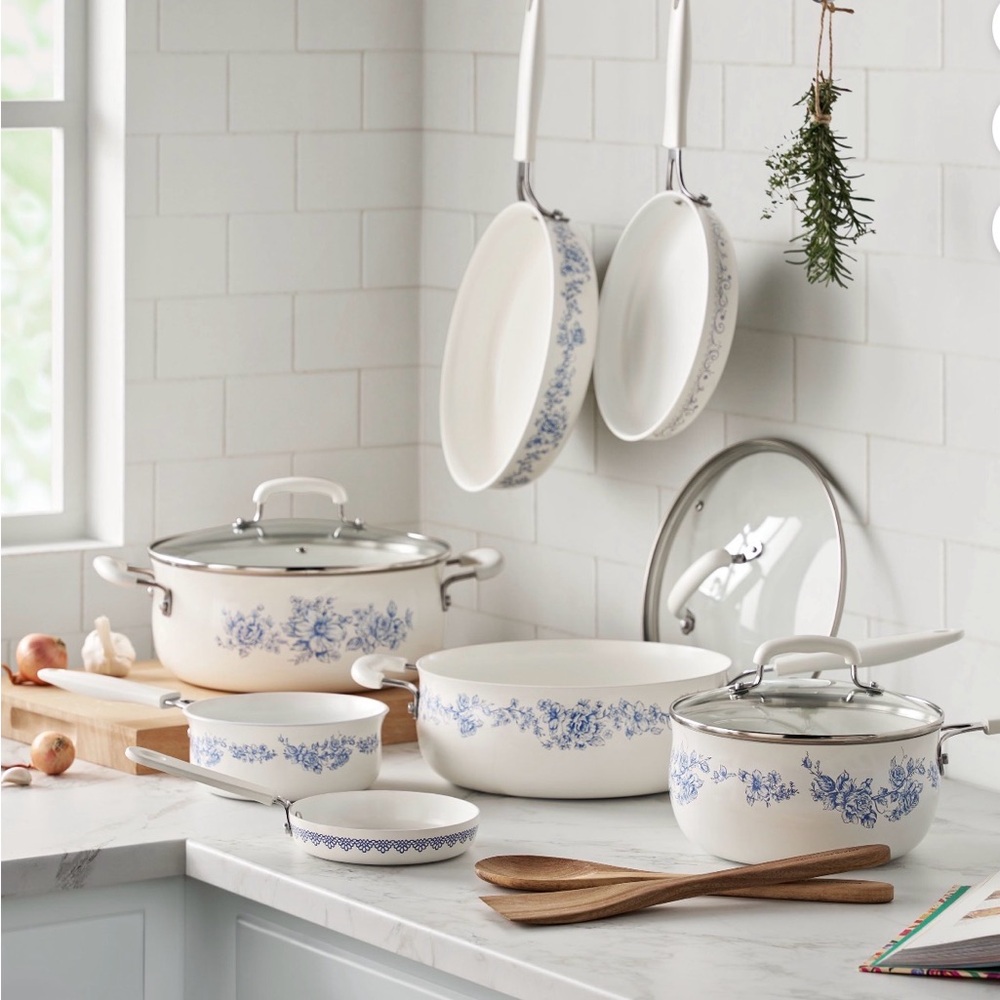 The Pioneer Woman Cream and Blue Floral Cookware Set